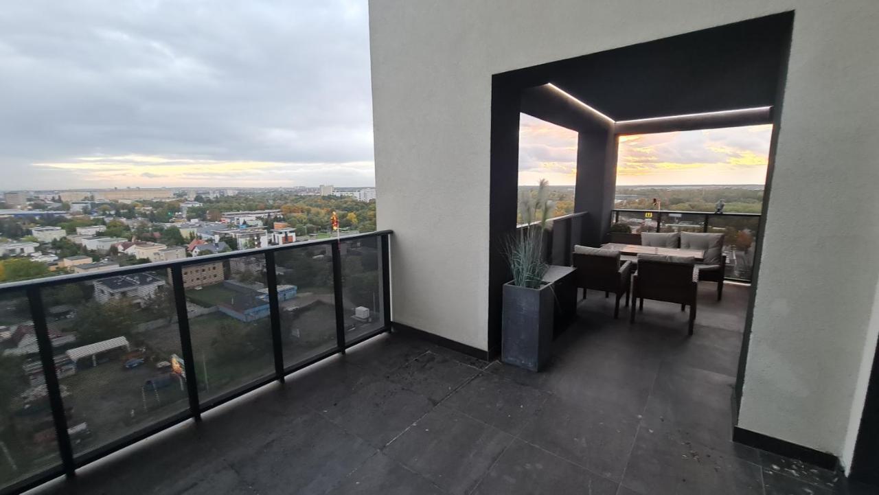Apartment Widokowy Wojciechowskiego Parking I Loggia By Renters Prestige Poznan